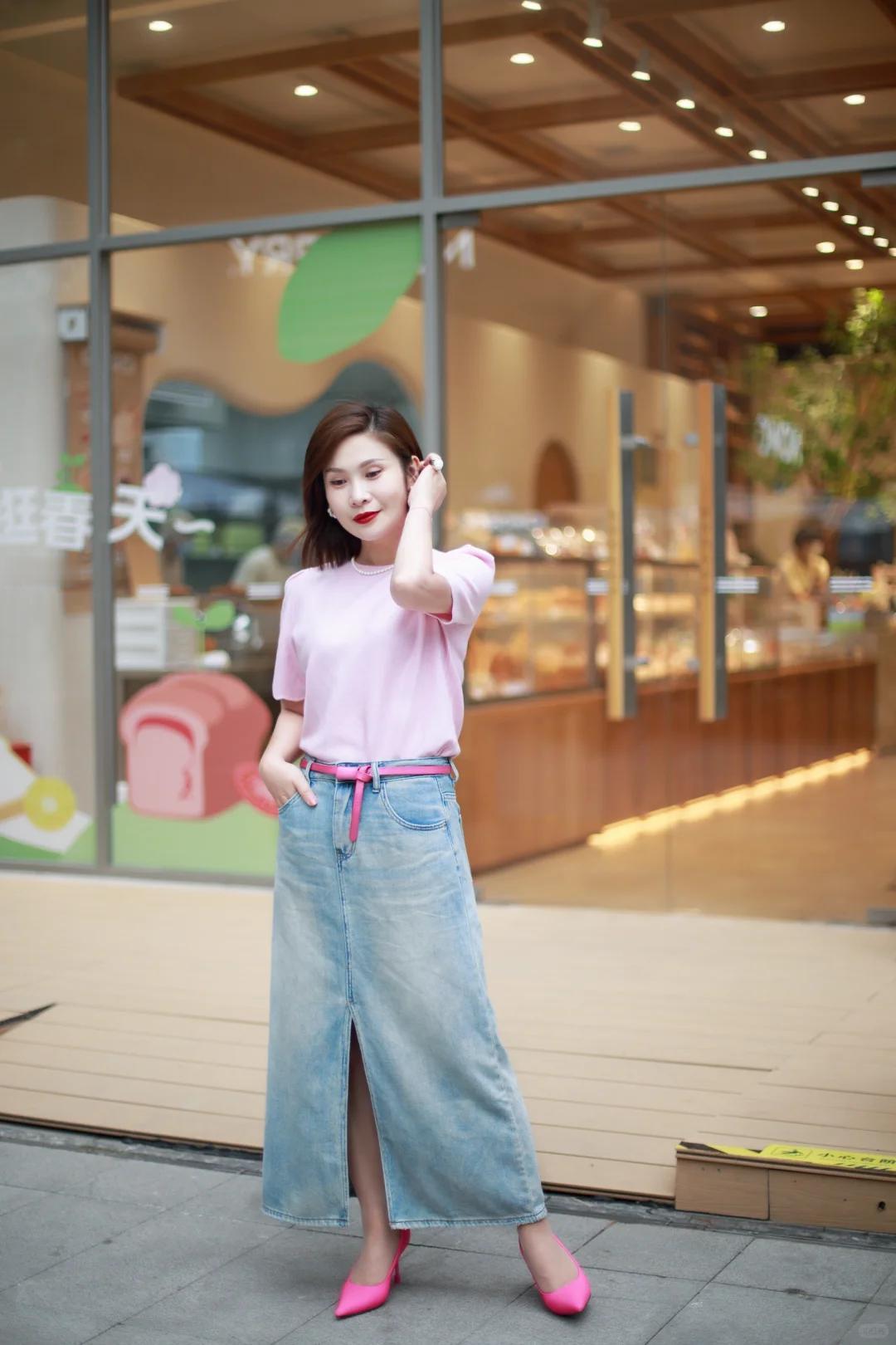#夏日生活打卡季#🌞微胖中年女性的夏日优雅穿搭，自信绽放魅力！👗
微胖不是负