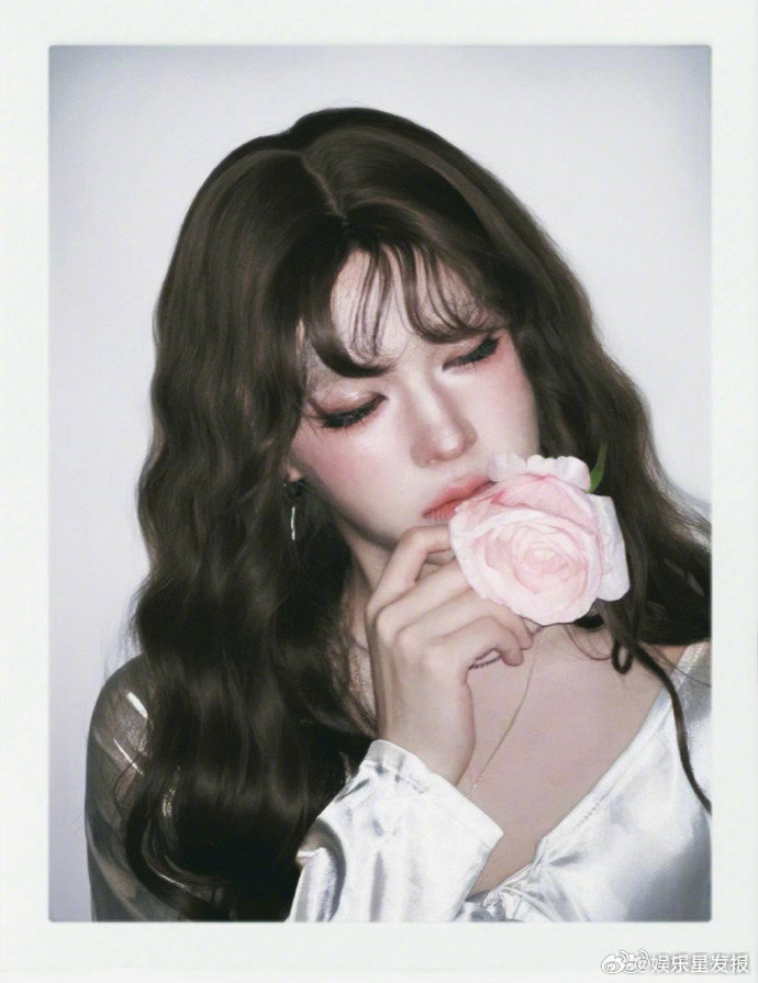 李希侃晒女装撕拉片李希侃好抽象 这世界是没有你在乎的人了吗哥[哆啦A梦害怕] 但