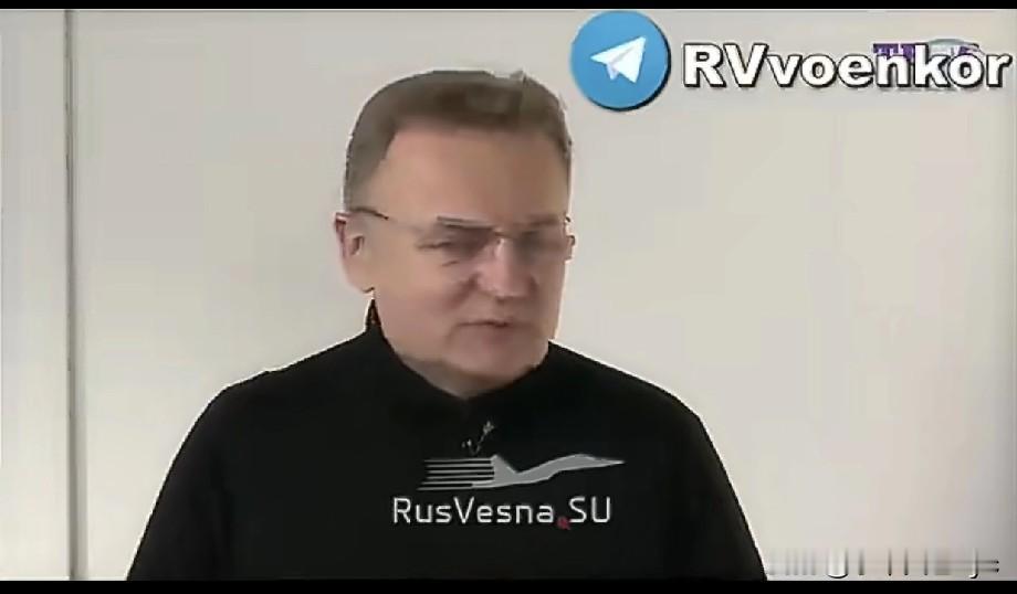 路透社援引乌克兰官员的话说，前天晚上俄军打击利沃夫州一处“国有企业”（地下天然气