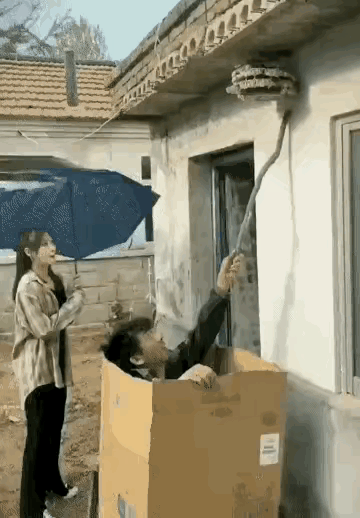 见过愚蠢的，没见过这么愚蠢的人，相信这次的经历能让他终生难忘。