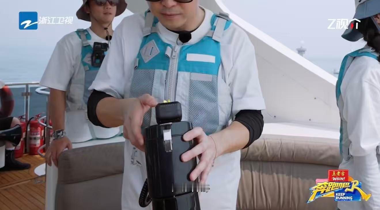 沙溢的加油一股子卖场味奔跑吧 沙溢一开口，李晨就让他关了。不是兄弟不捧场，是这个