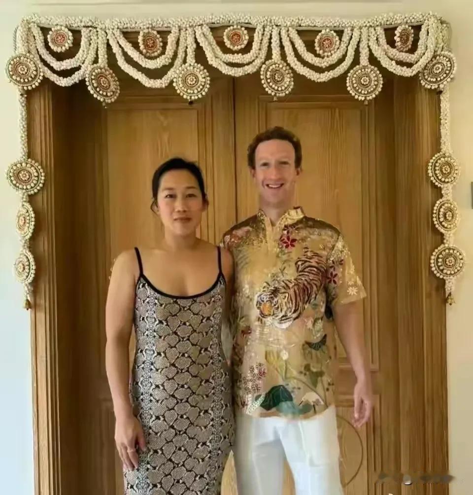 扎克伯格的老婆，世界上最顶级的贵妇名媛，大家觉得她这身穿着怎么样？是不是非常得体