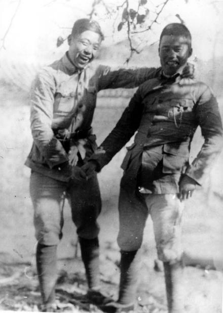 1930年，14岁的陈锡联背着红缨枪投身红军。初临战阵时，这个麻城少年紧攥武器缩