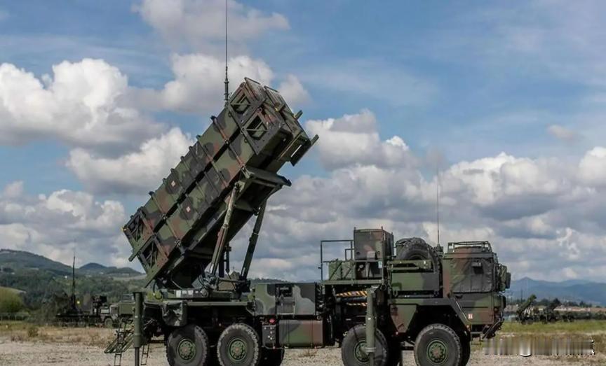 俄国防部8月12日称，在过去一天，摧毁“爱国者”发射器3套，和一套配套的雷达。有