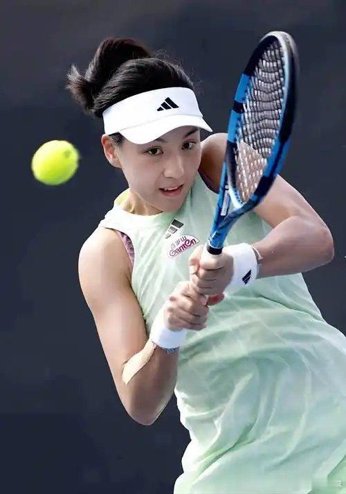 WTA250孟菲斯首轮🇨🇳王曦雨6-4/3-6/6-7（5）麦克纳莉🇺🇸