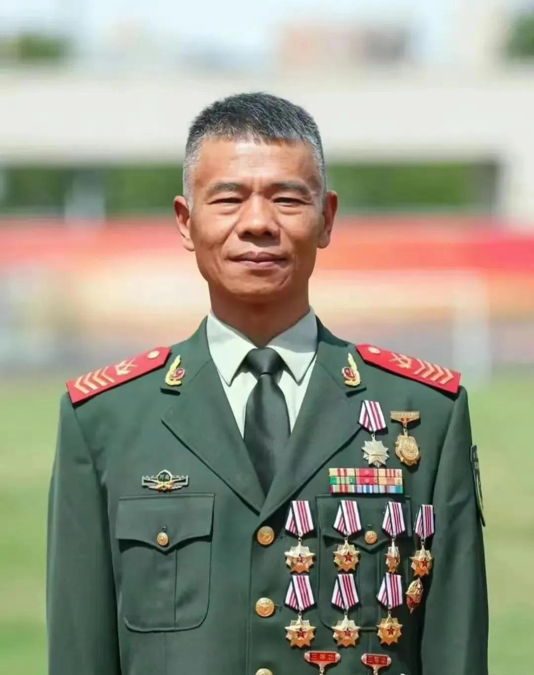 军中好男儿——郭秦生
郭秦生，陕西华县人，现为武警河南总队机动支队一级警士长。
