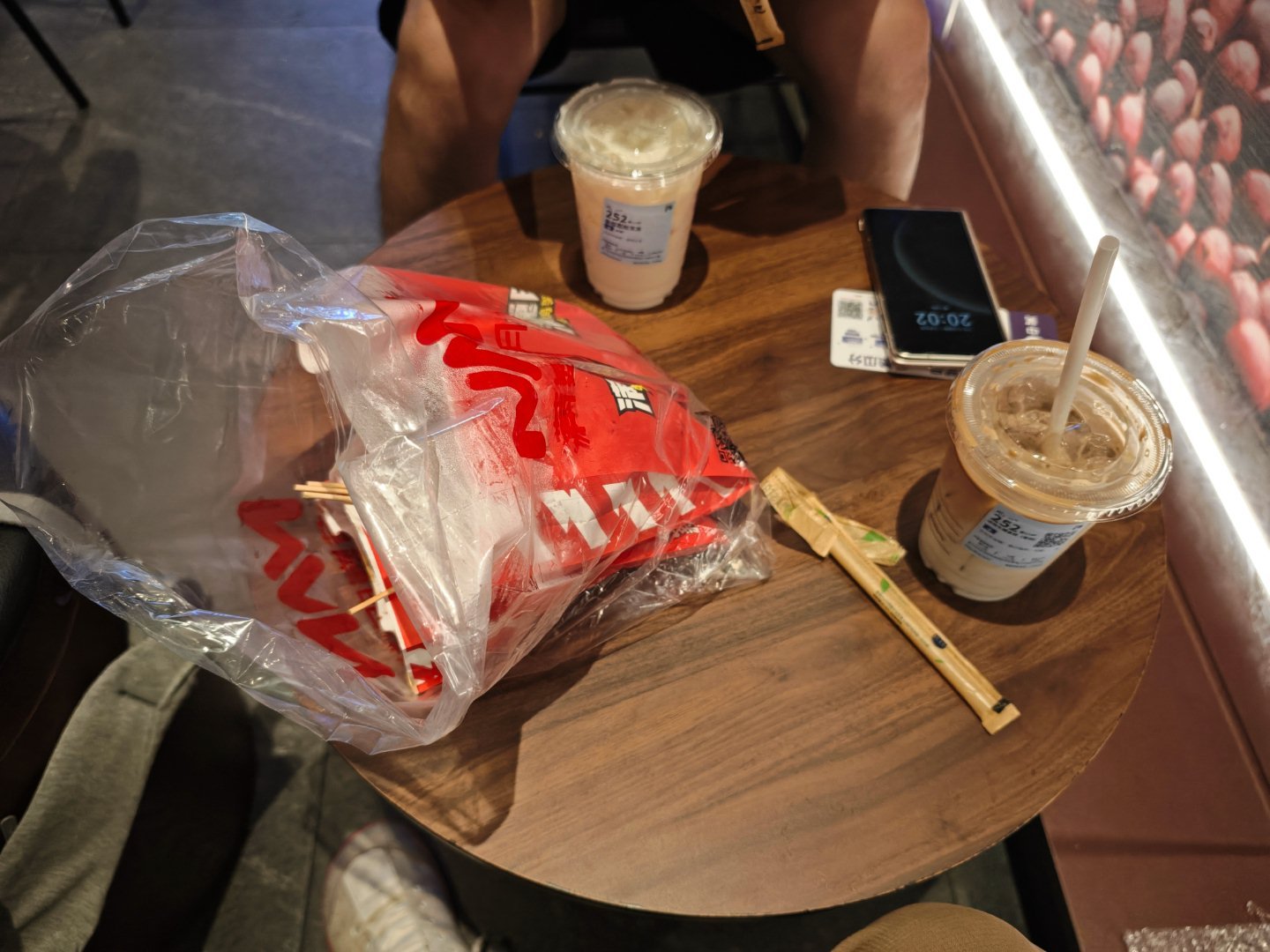 男人就要吃鸡架配咖啡 ​​​