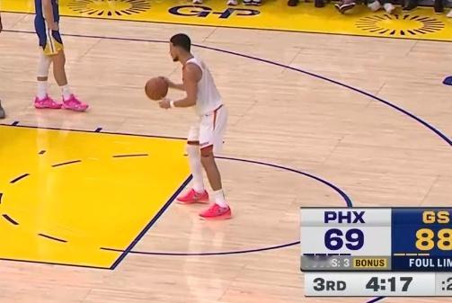 为什么我看布克罚球就没有亚历山大那种厌感呢 ​​​