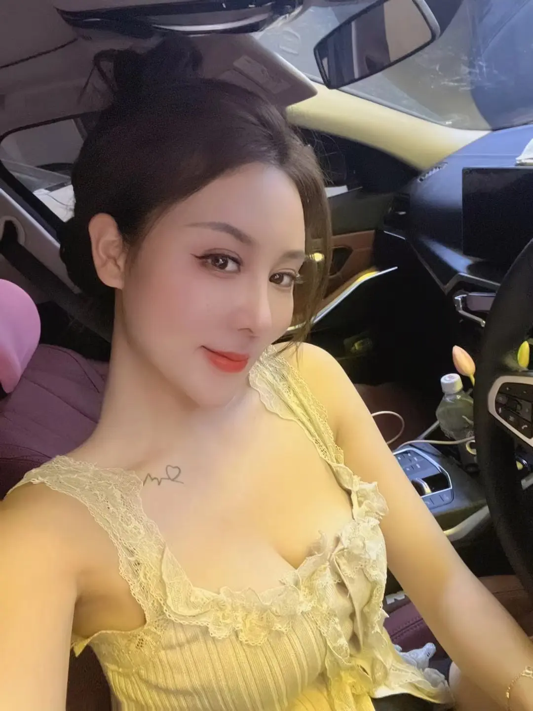 开播了，众筹秋天第一件外套 😂😂