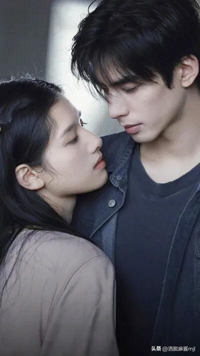 被妈妈两次抛弃后，女孩苗靖宁愿留在穷小子身边，也绝不奔赴百万家产的国外生活
谁能