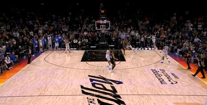 谁说我不能打关键球？杰伦·格林双加时绝杀魔术，证明自己能单核带队。

格林作为2