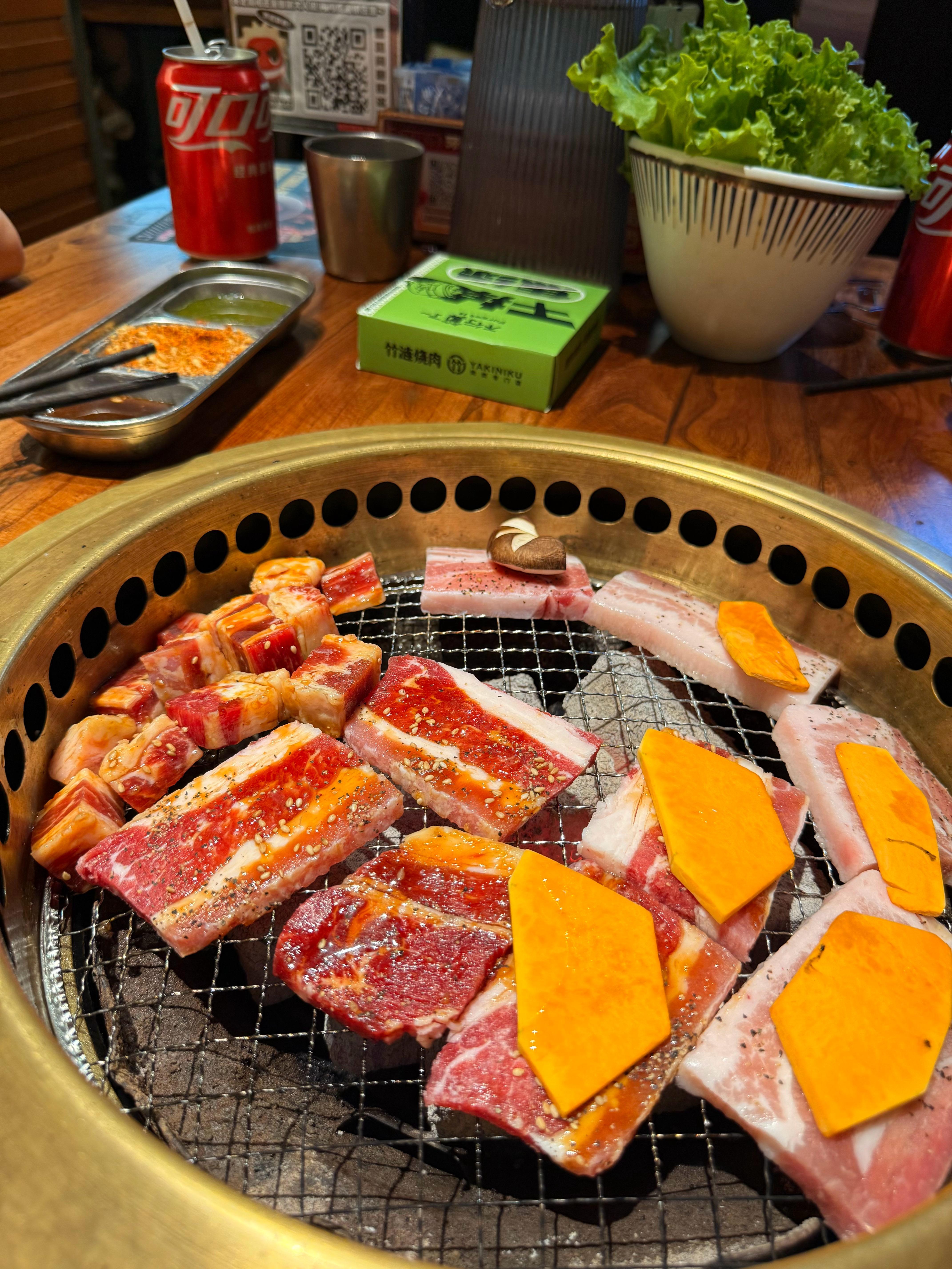 周五了 中午对自己好点吃点肉  ​​​