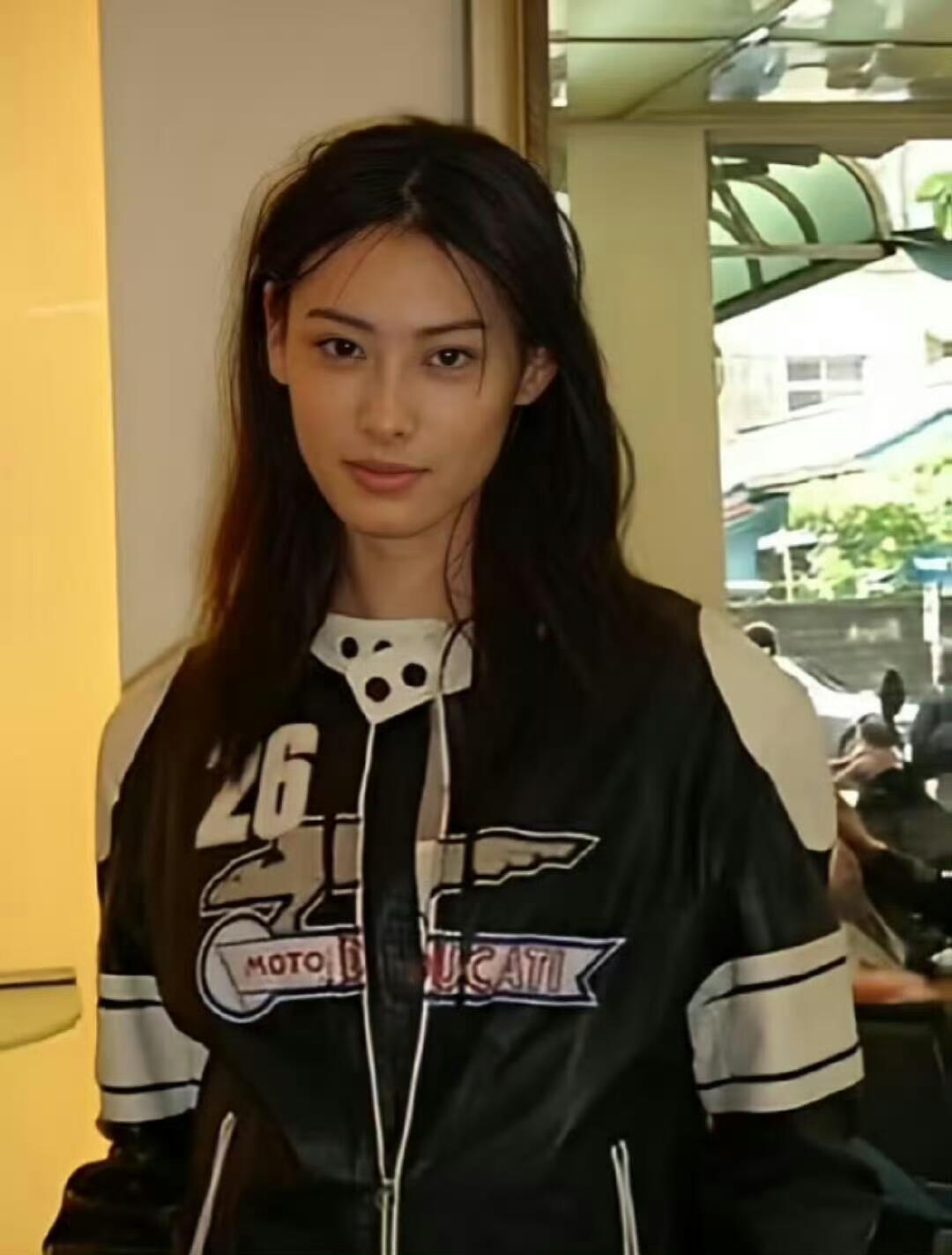 每次看到梁洛施心中都会有一个疑问没什么她不可以是呢 ​​​