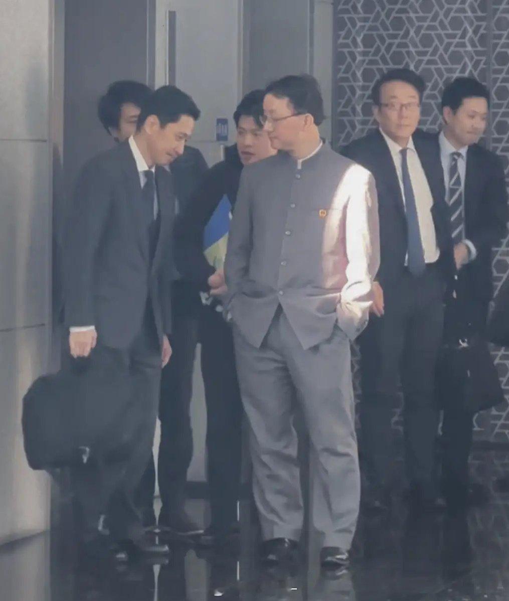 在被问及对于和日本外务省官员会谈满意与否时，外交部亚洲司司长刘劲松周二在会晤后表