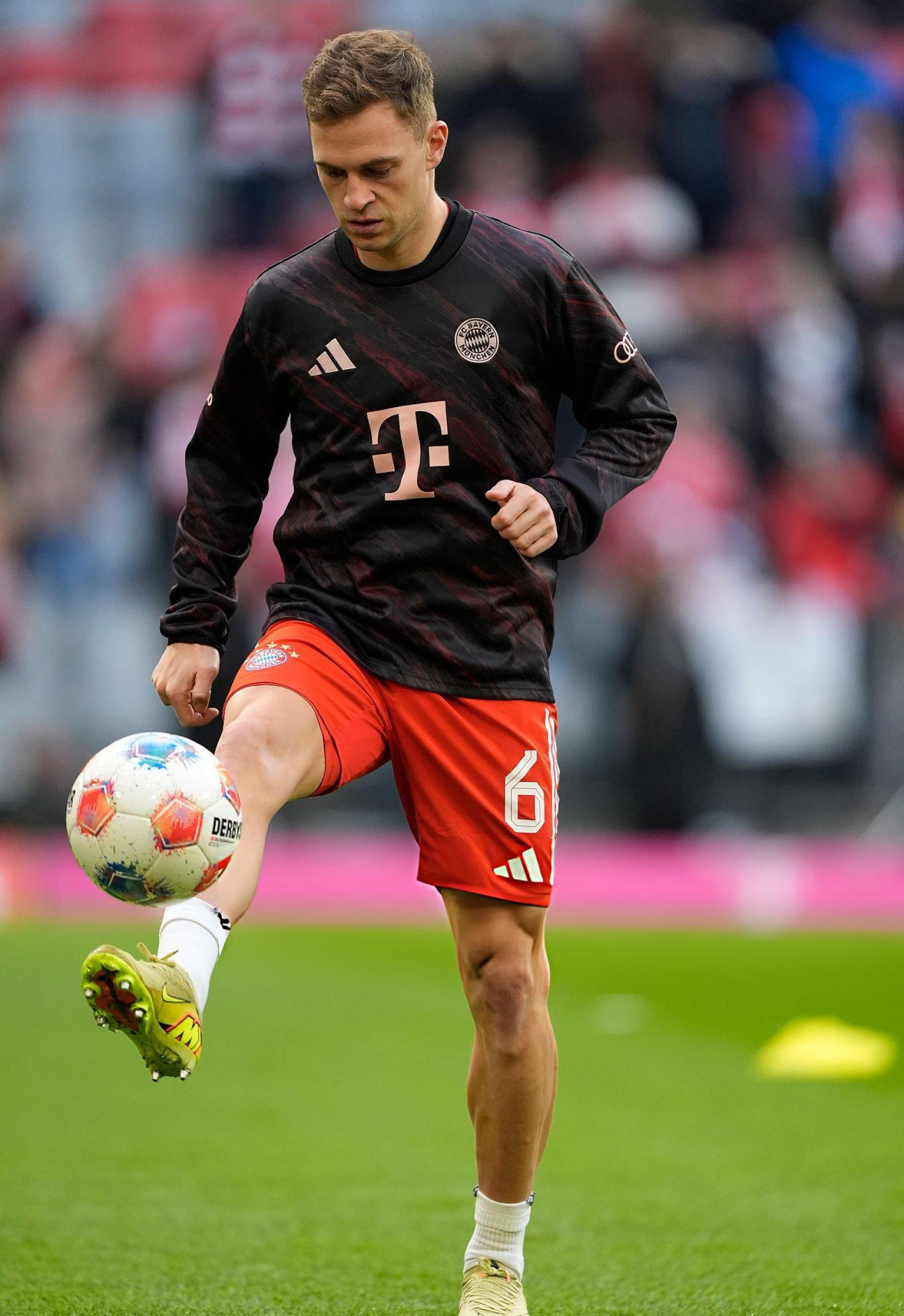 鸡哥刮胡子了，诺伊尔没刮