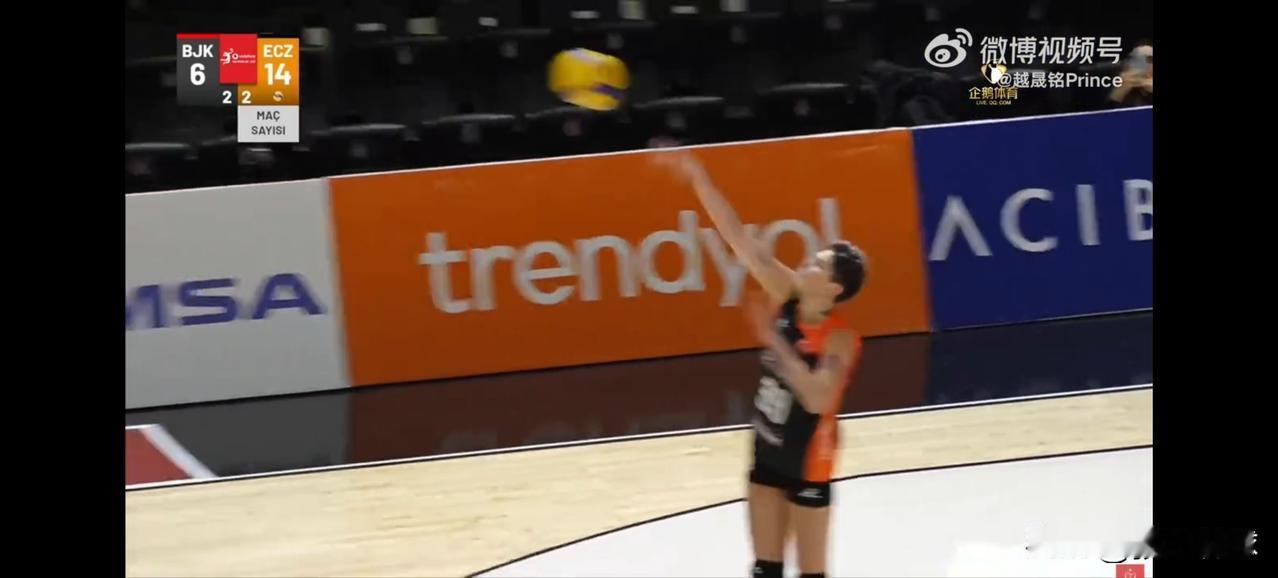 胜之不武！在伊萨奇巴希和贝西克塔斯队五局大战的赛点，埃布拉尔·卡拉库尔特以一记假