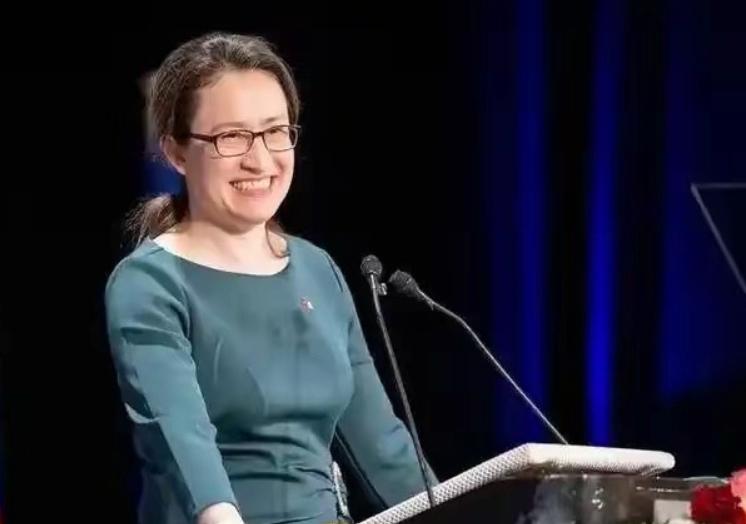 “台独”顽固分子萧美琴发表声明！

4月9日上午，萧美琴在一场青年活动的记者会上