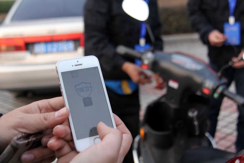 2025年发生了一件超牛的事儿，一男子自行车被盗后，靠定位器在8公里外找回。原来