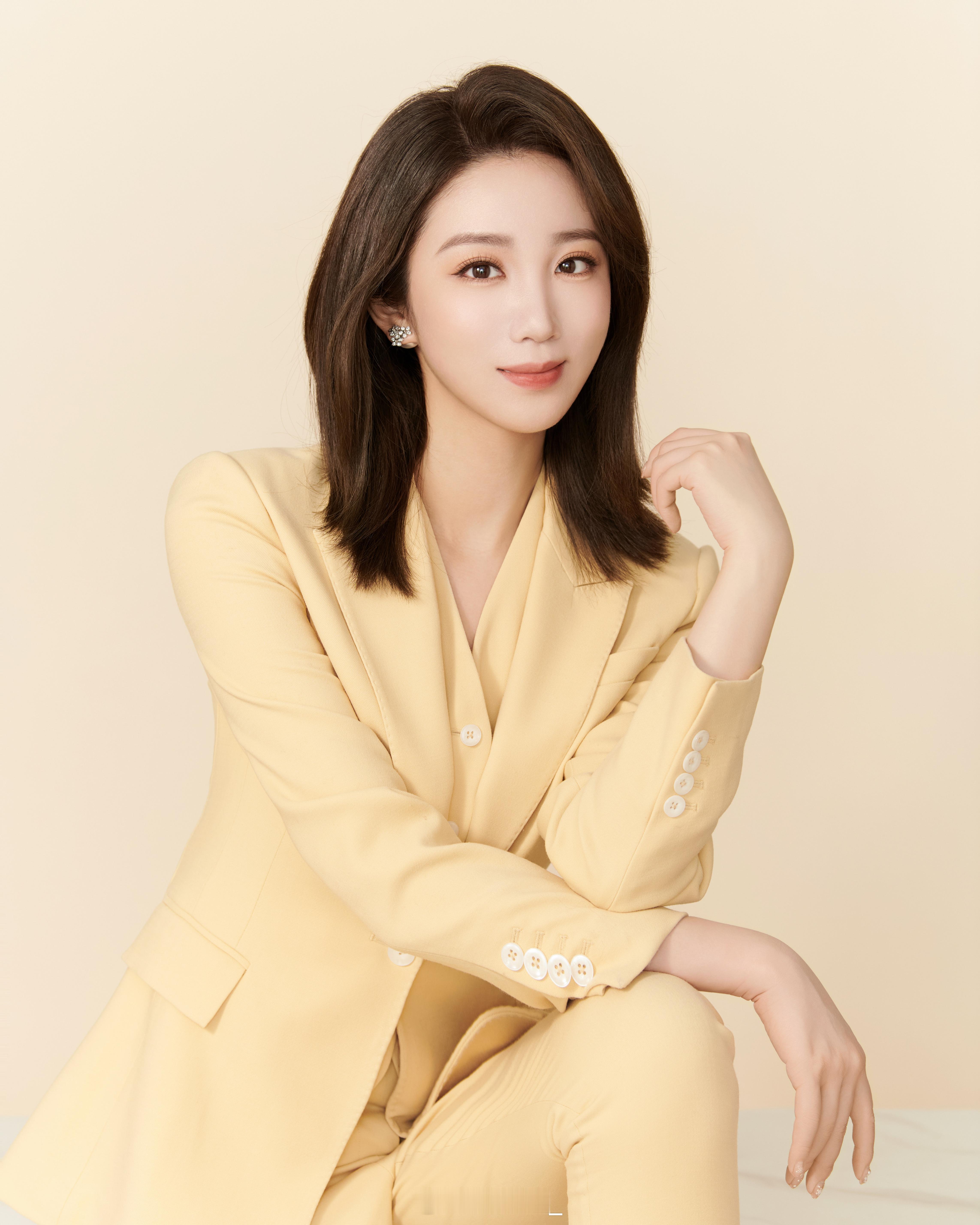 愿所有女性眼中有光 自由坚定节日快乐[给你小心心] ​​​