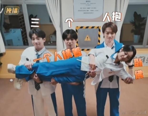 周笔畅[超话]周笔畅离演唱会就差个麦了就差给周笔畅递话筒了笔笔内心估计波澜不惊，