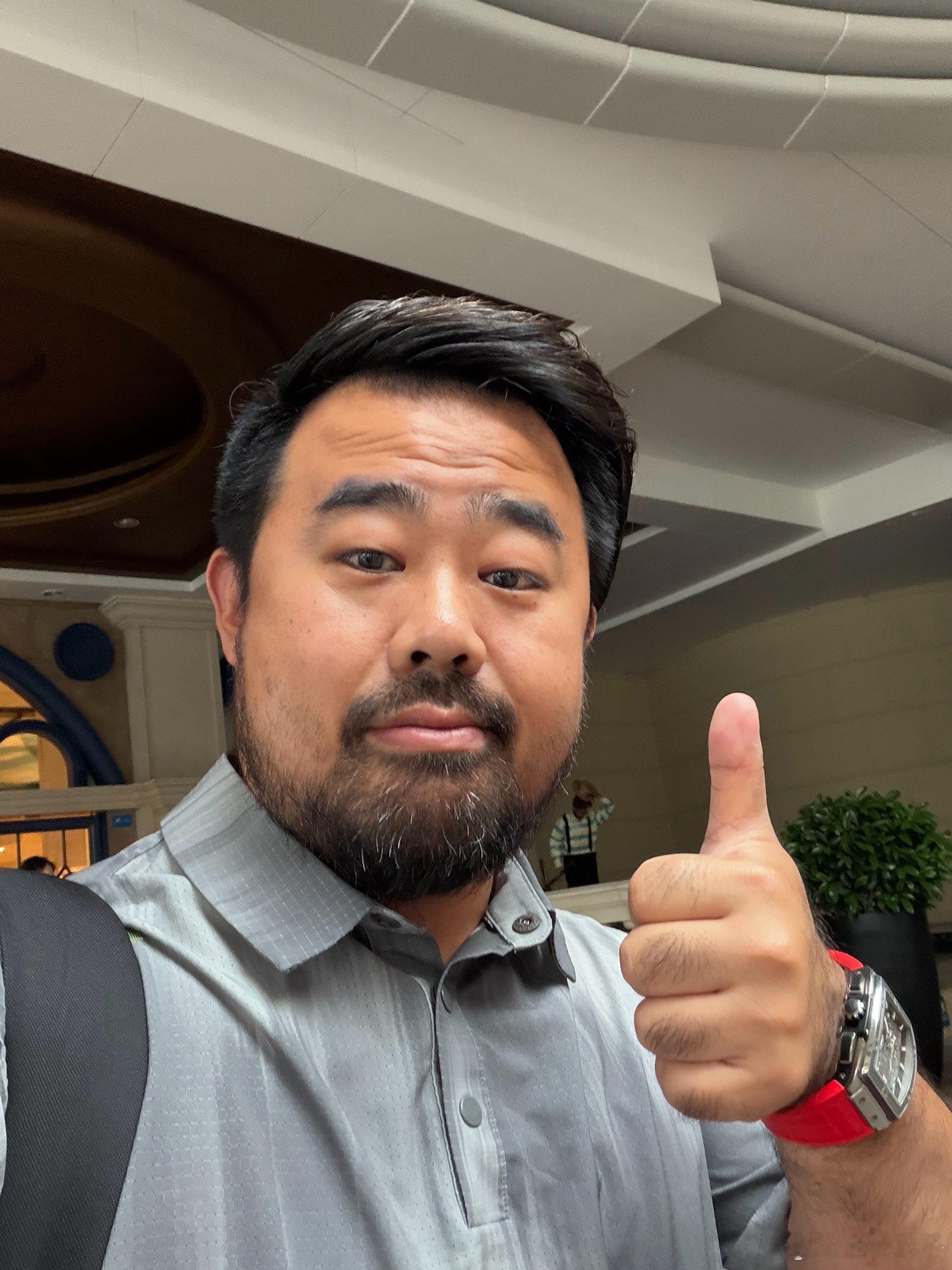 今天深圳气候舒服，小雨，20多度，要不是得赶回去见客户的话，我高低在这边多待一天