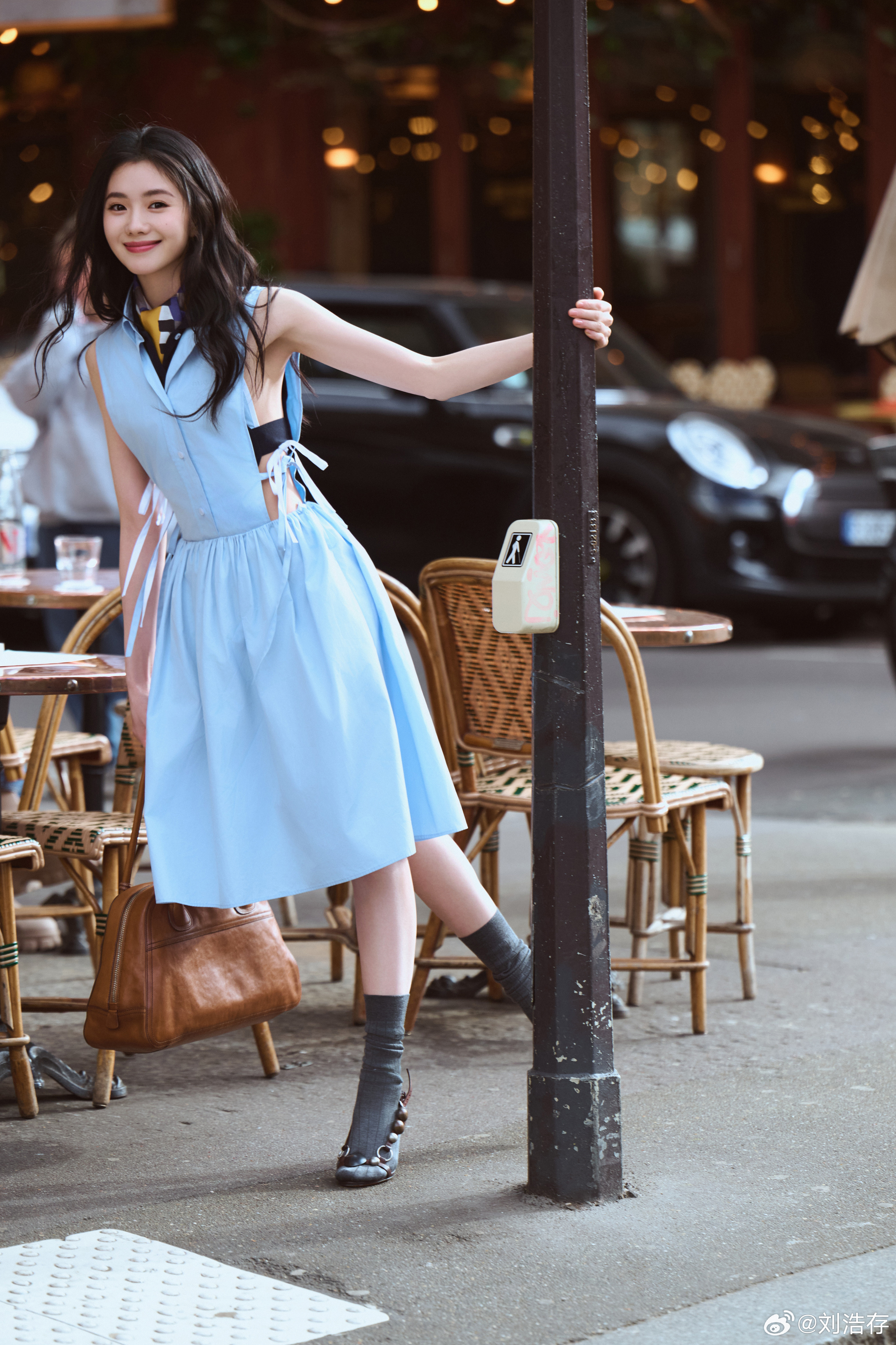 刘浩存浸透在巴黎初春的阳光里☀️ 