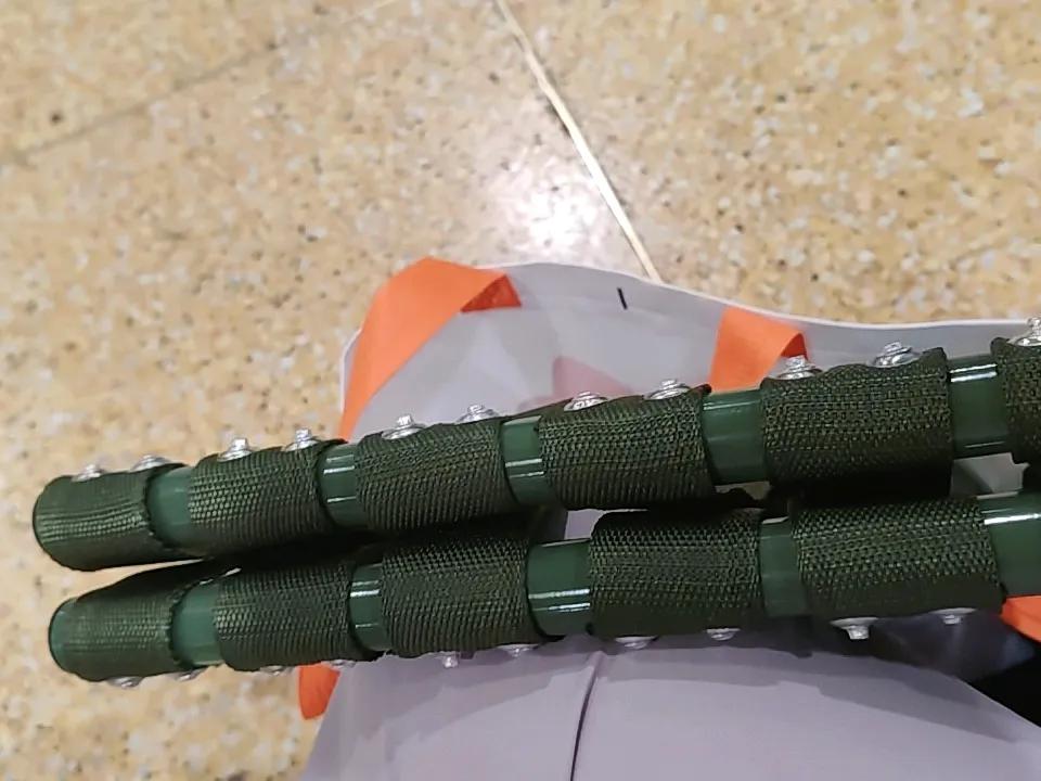 本来妹妹打算带孩子来杭州玩，票也买好了。为了省钱，说好的住我侄子的出租屋，他回家