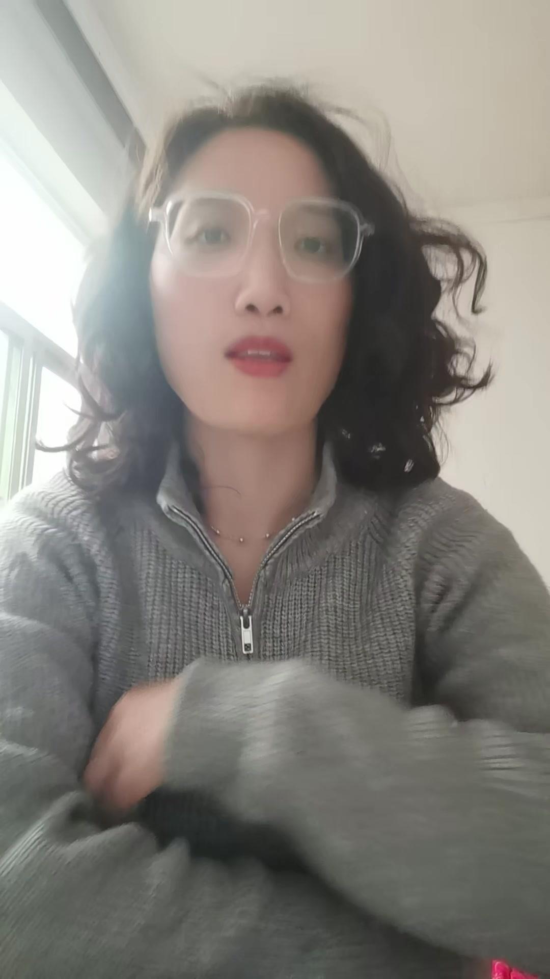 董宇辉和董明珠终于同框了，这是什么神仙场面！高手果然在顶峰相见，珠海电商现场的镜