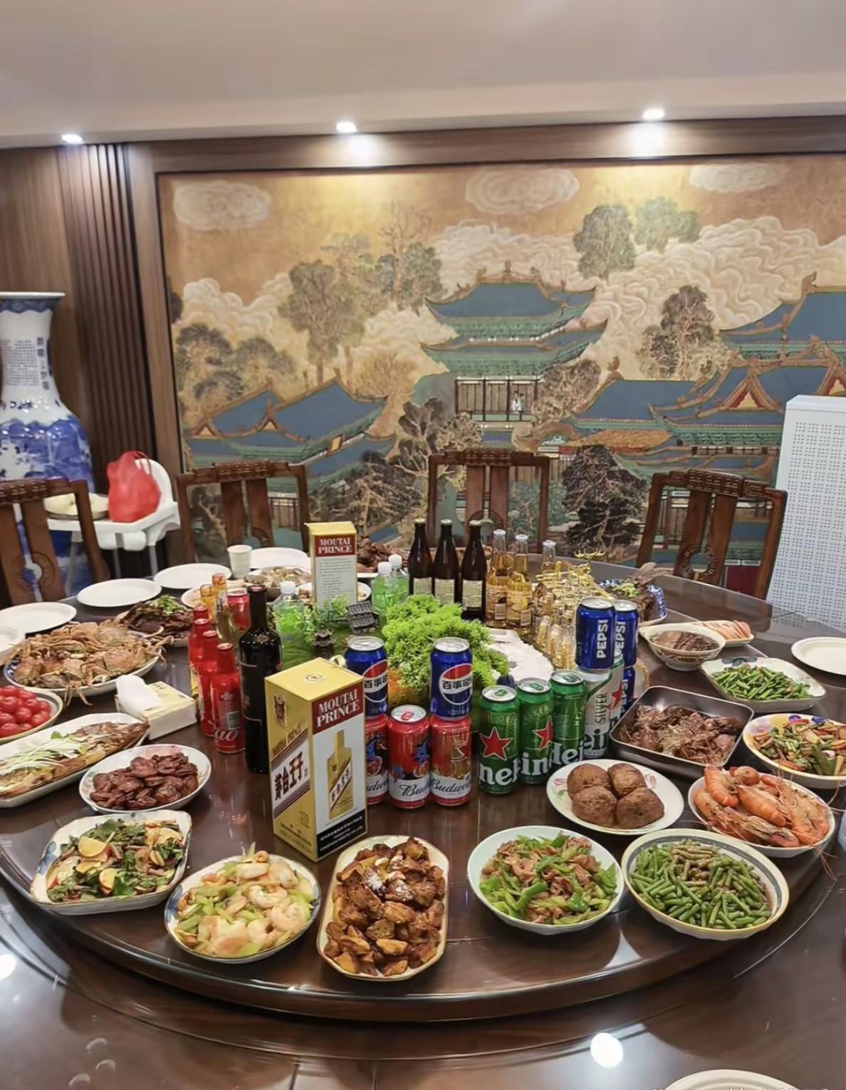 家人们，你们认为这一桌子滴多少钱啊？