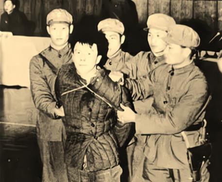1979年11月14日，杭州体育馆内，一声宣判让全场六七千人瞬间屏住呼吸。

可