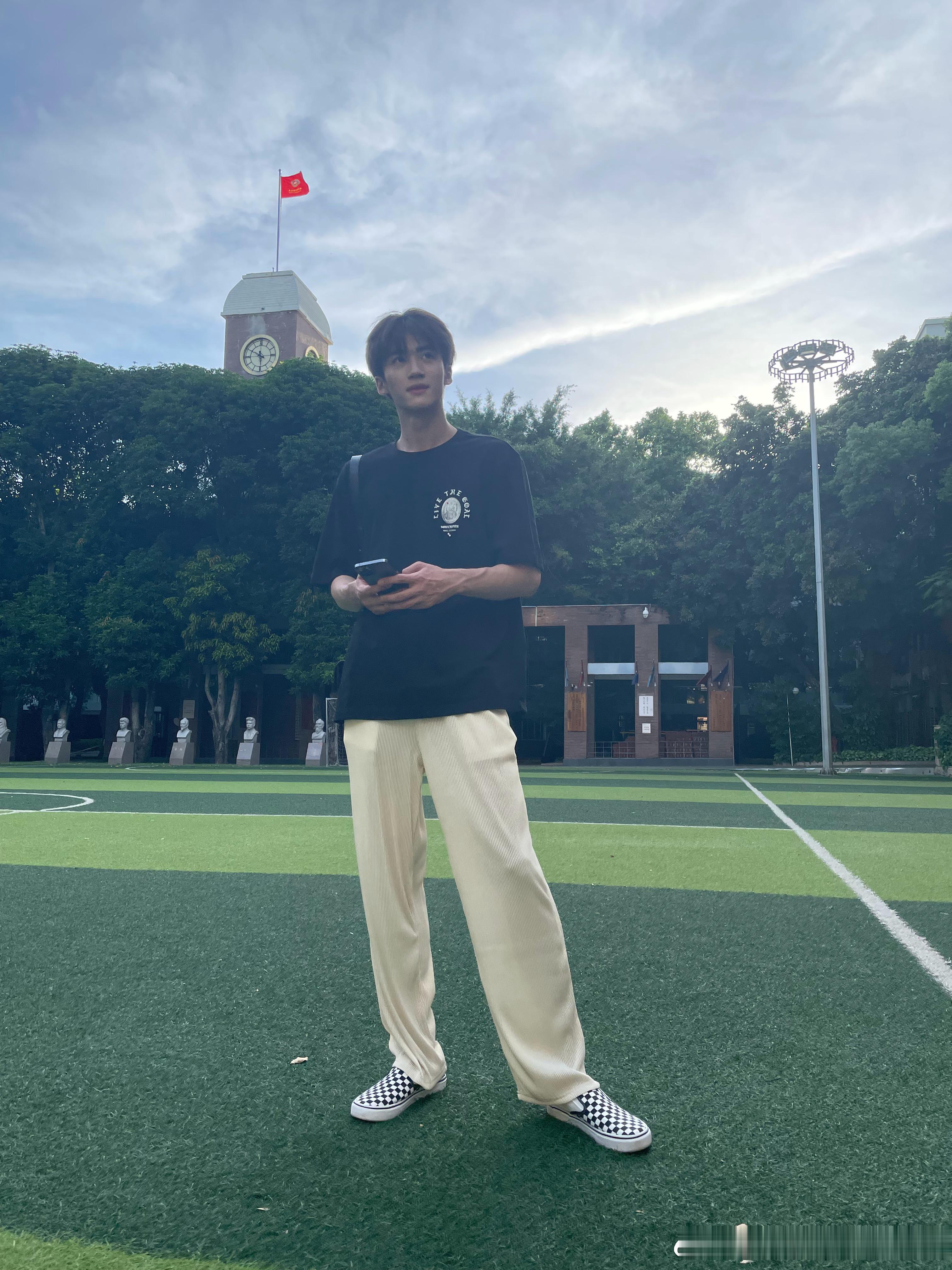突然出现桉圈未解之谜，围绕闫桉是寇忱还是霍然进行讨论（不是）[doge]ps.古