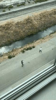 插翅难逃
