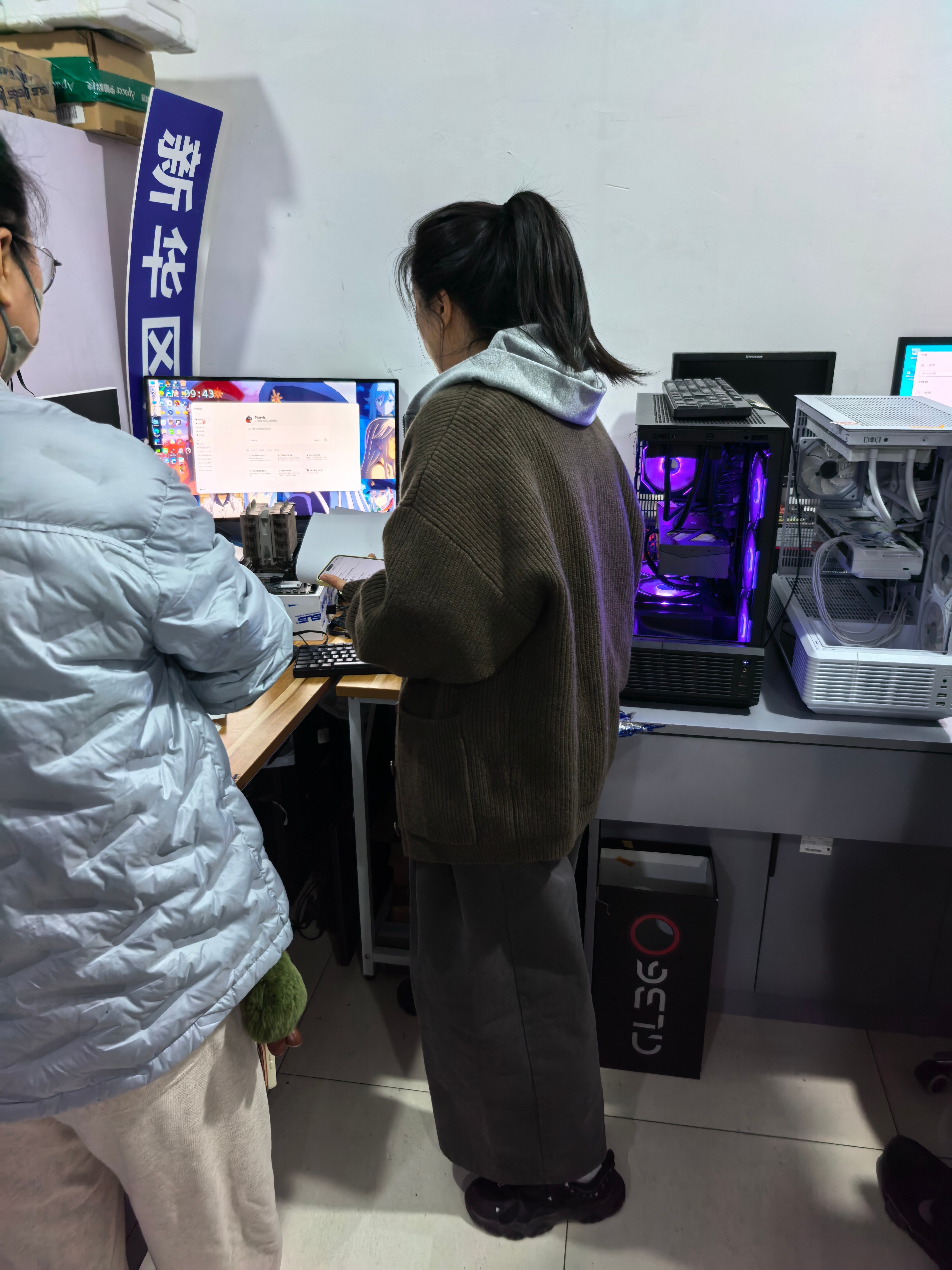 在给各路传统纸媒讲解Marvis这种AI AGENT是做啥子用的，他们好像真的不
