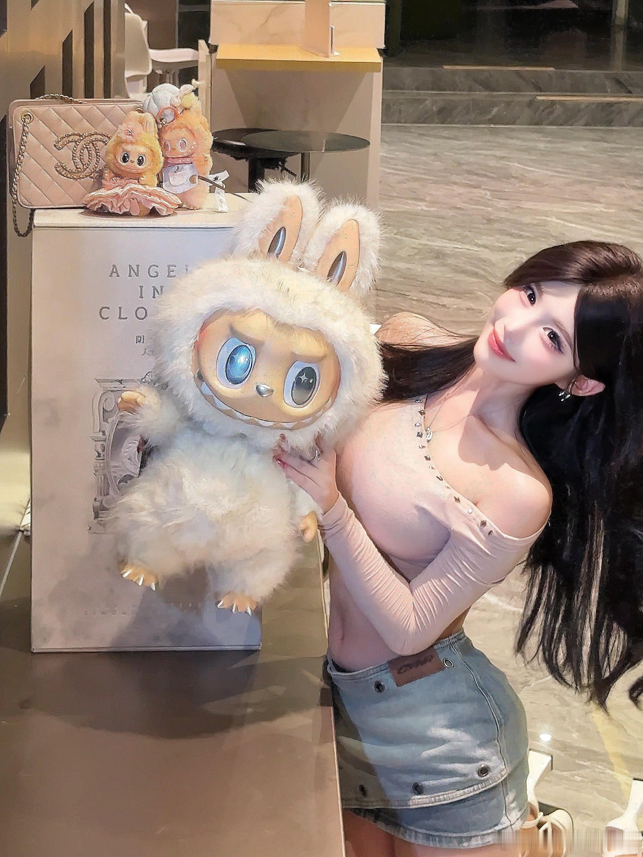 收到了第一只 zimomo～🪽今天是被闺蜜宠爱的一个甜甜的小女孩💕 ​​​