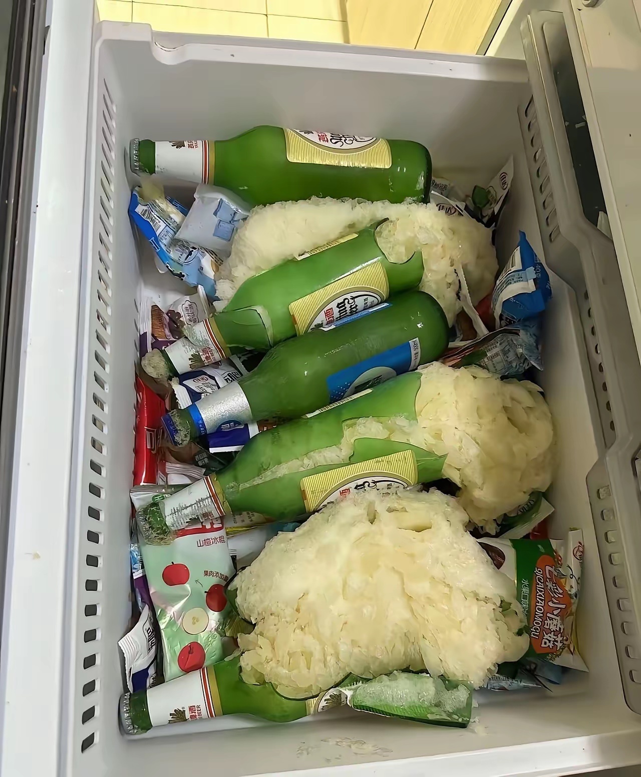 终于知道为什么啤酒不能放冷冻了 