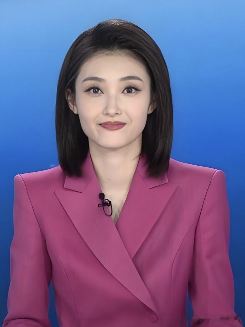 央视主持人迟茜，谈吐温婉专业功底扎实，五年坚持参与孤独症儿童公益，以细腻共情传递