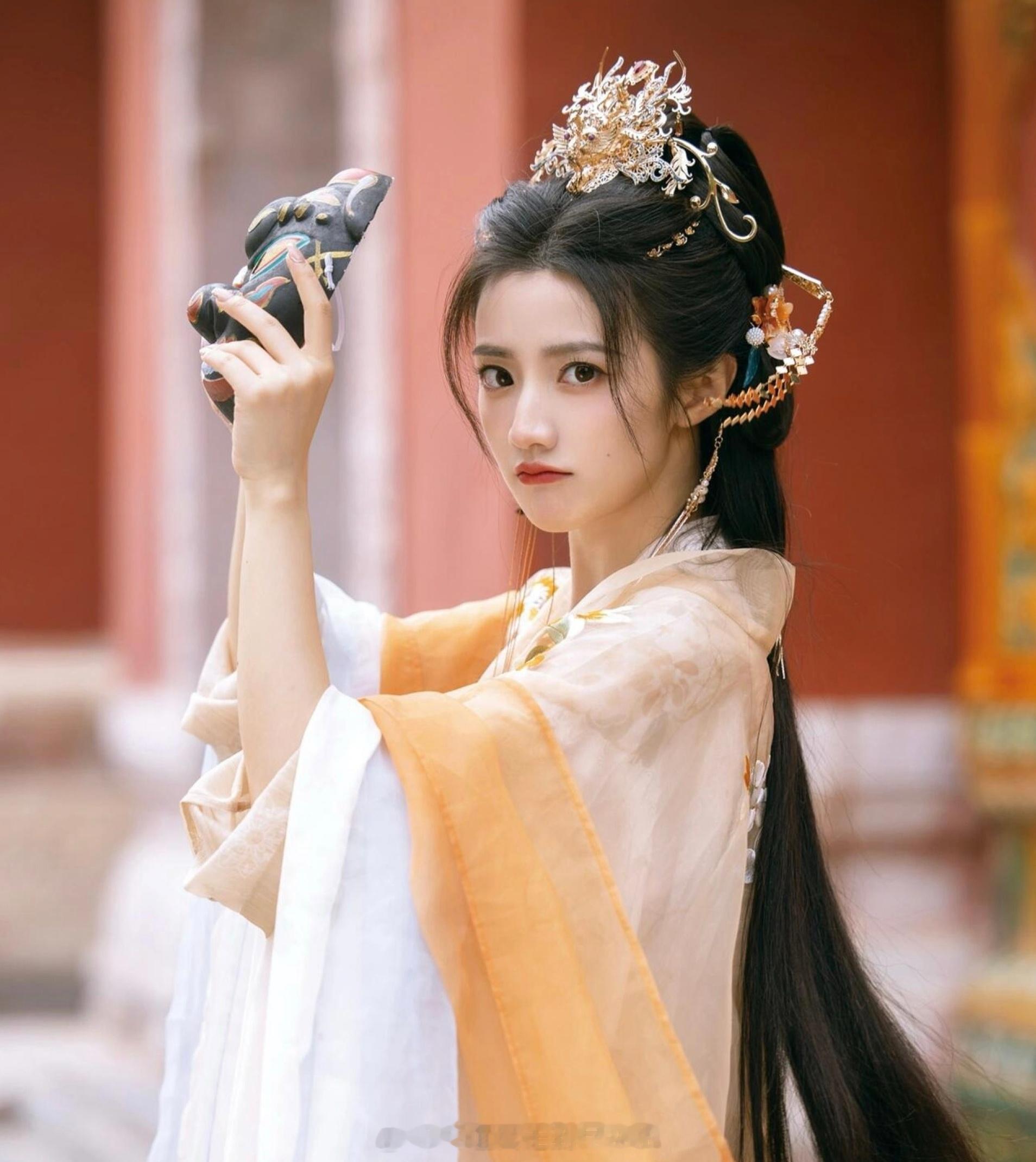 网友爆料李一桐陈星旭《金枝》剧本主打真假千金，和小说变动比较大，男主没啥存在感，