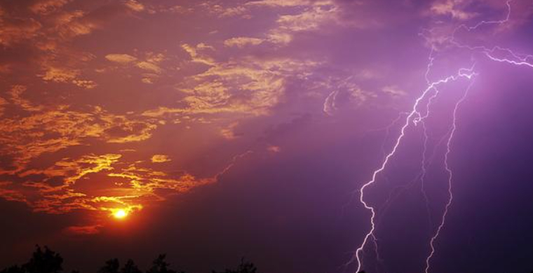 明日前瞻，雷霆轰劈落日坠，湖人老朽马腾飞：1、太阳vs雷霆（8:30）：雷霆实力