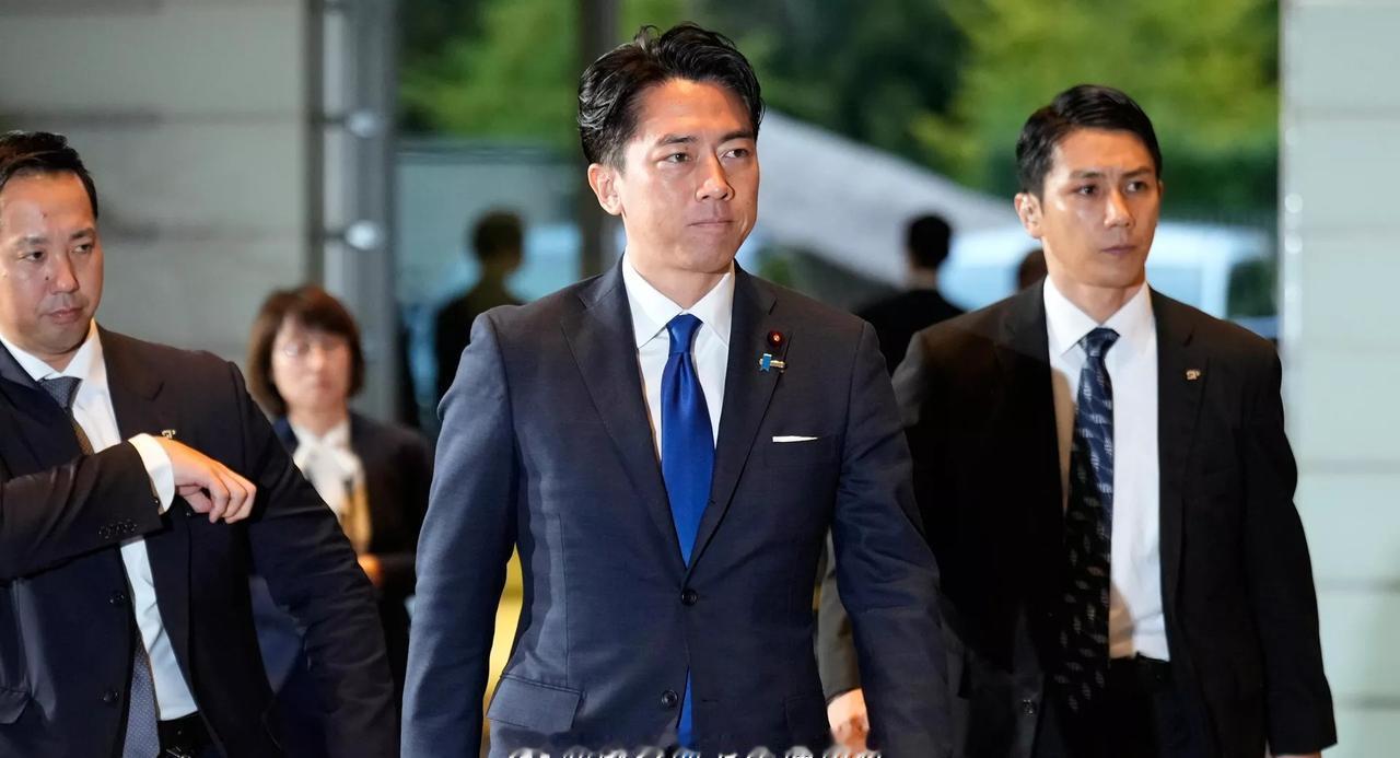 【日本防相称有必要讨论核武器】据共同社报道，在近日公开的一档网络节目中，日本防卫