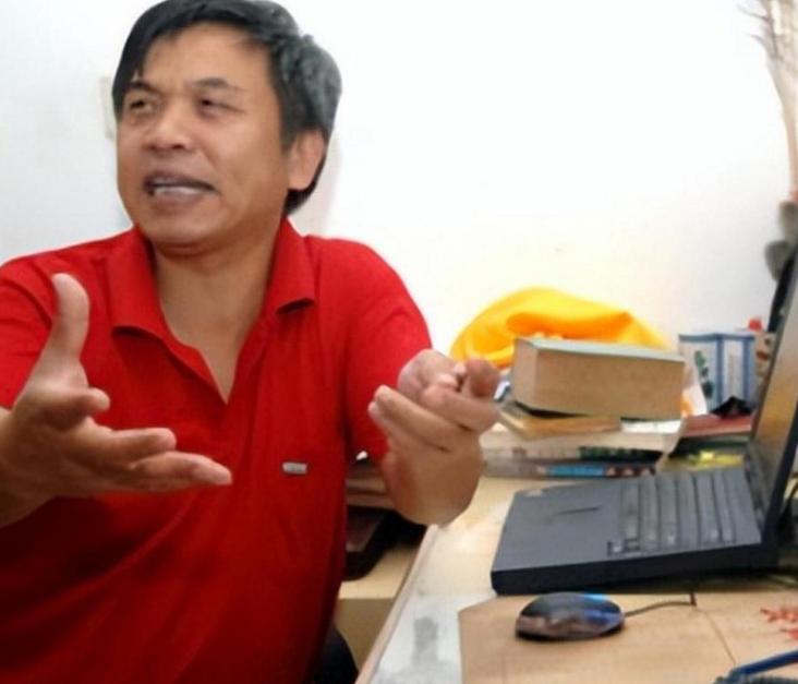 2006年，中南大学教授张功耀发起万人签名，要求取消中医药。令人意外的是，这一主