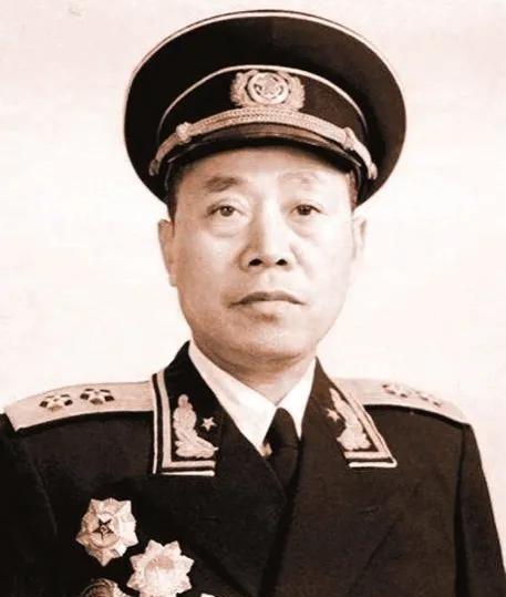 抗战中，海匪孙二虎听说新四军陶勇只身深夜来访，手下起了歹心，建议抓陶勇送给伪军以