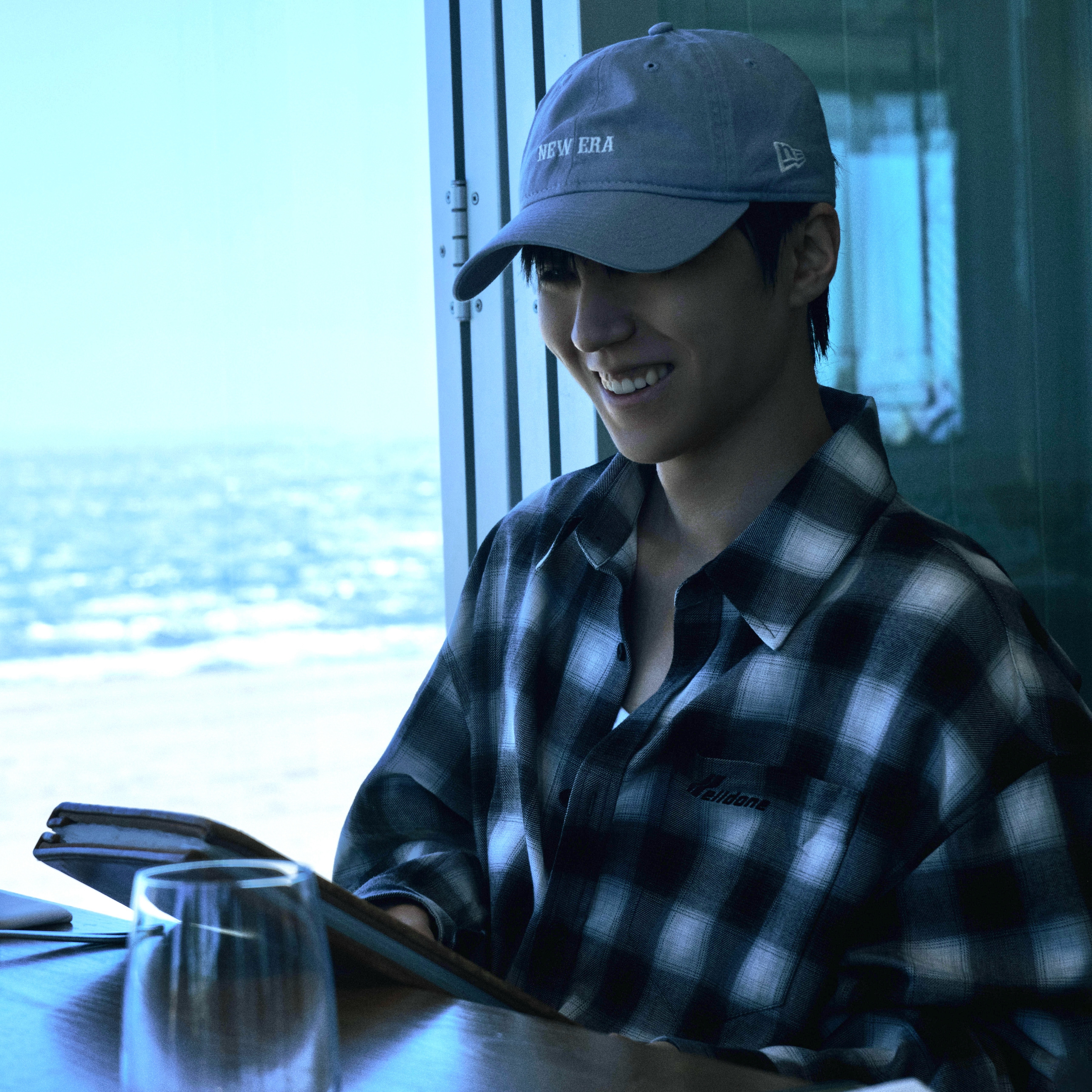 这张笑得也太开心了，预计正面露出了超过8颗牙🦷🤣 