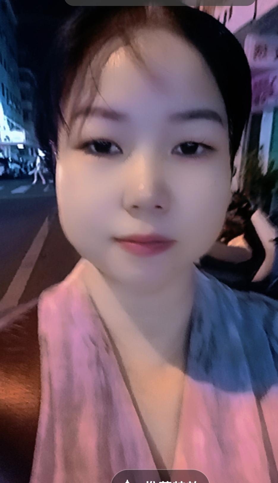 男人和女人的差别真的挺大。为什么那么多女人都喜欢背一个包包呢？因为里面装了一些私