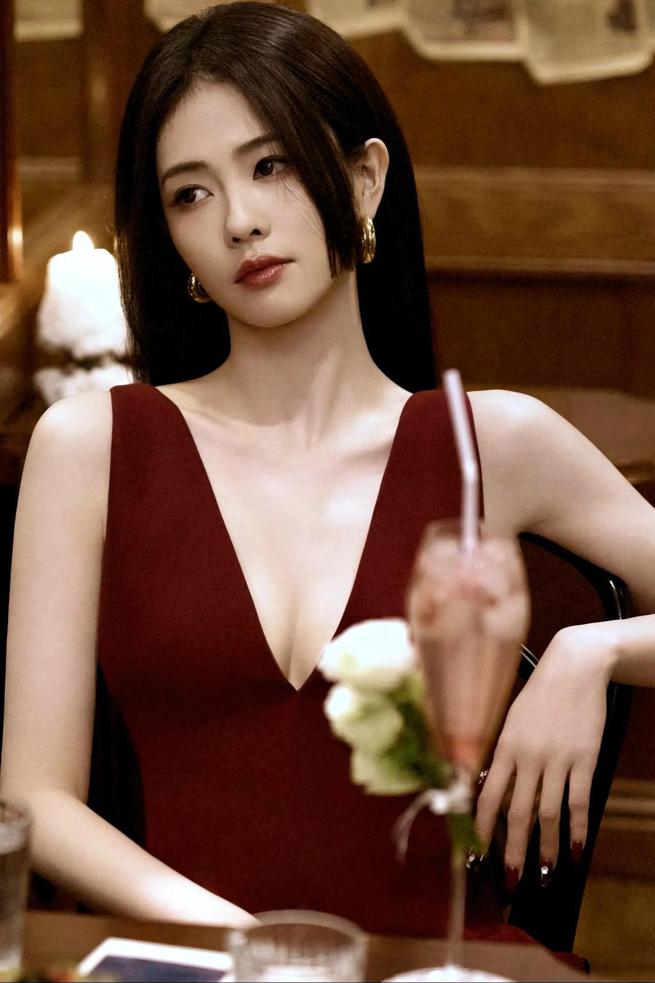 白鹿：红袖添香夜，轻纱掩面时。白鹿 最美的女人什么样 中国女明星排行,谁最漂亮?