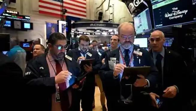 美国人终于低头认清现实了！美国军事专家麦格雷戈直言：“最终世界上只有一个超级大国