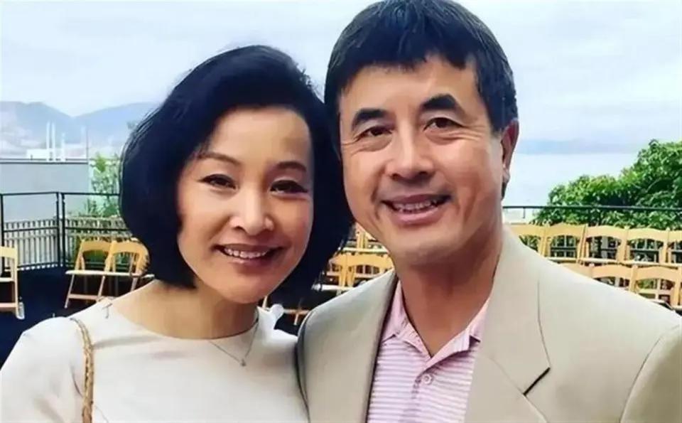 陈冲回上海：从平江路老宅到上影节红毯，她的人生主线从来不是“谁的妈、谁的妻”
