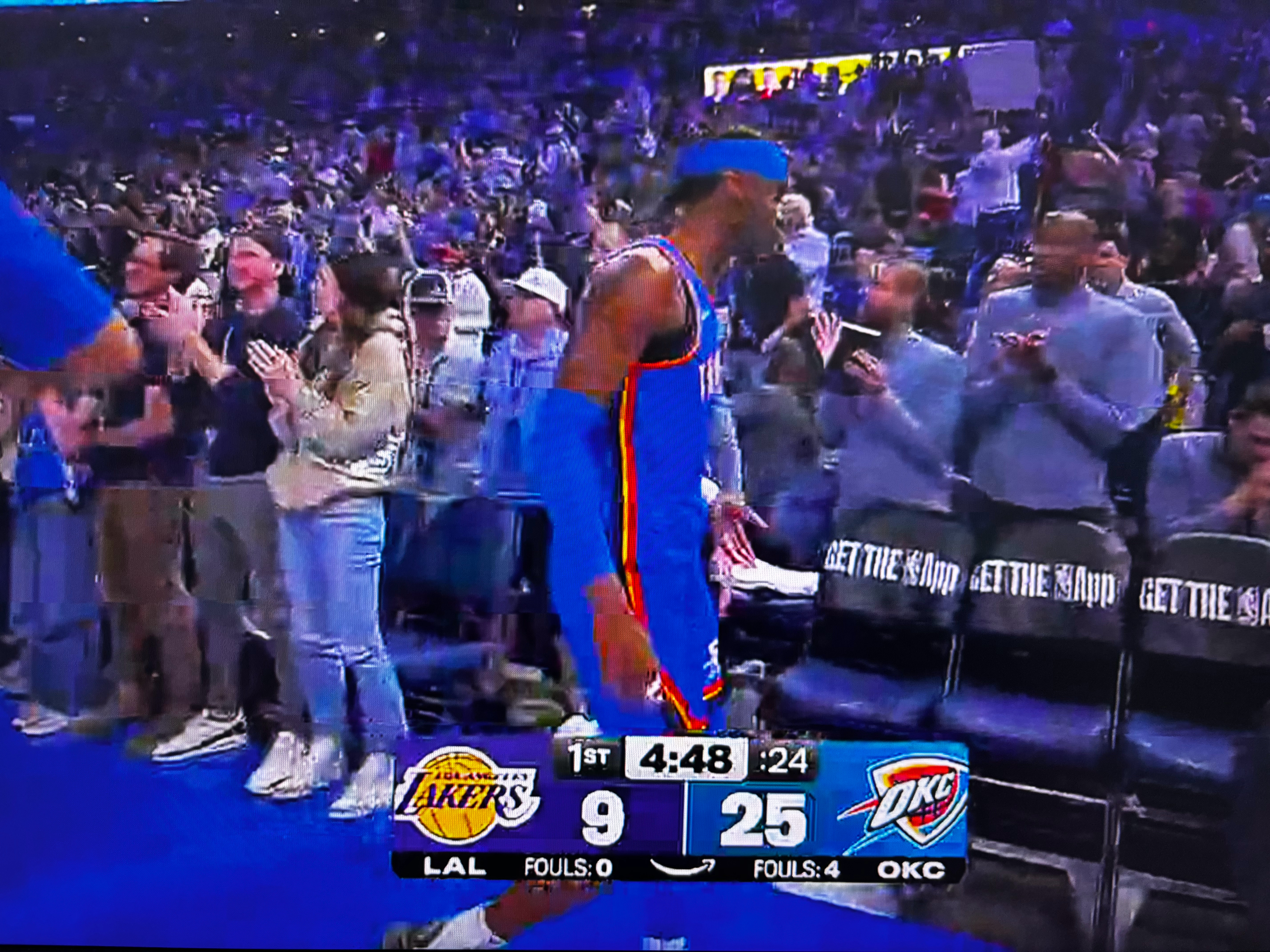 湖人vs雷霆 ｜湖人天崩开局！雷霆攻防都强，湖人要跟上强度！这比赛后面会追回一些