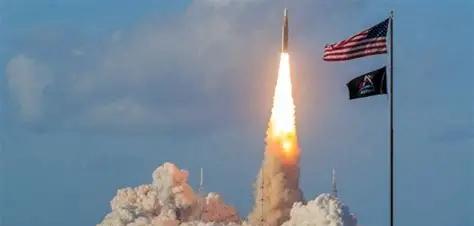 谁能想到，四个在全球选拔出来的顶尖硬汉和女强人，在离开地球仅仅30个小时后，竟然