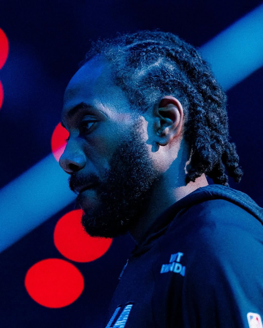 还是熟悉的剧情，小卡的支持又又又开始了……根据资深名记Haynes的消息，伦纳德