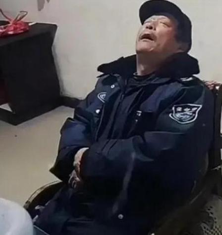 “毫无人性！连正常生理需求都不放过！”2022年，广东清远，60岁大爷做保安三年
